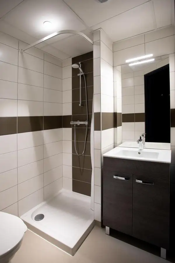 image d"une salle de bain mise en place par posabitat